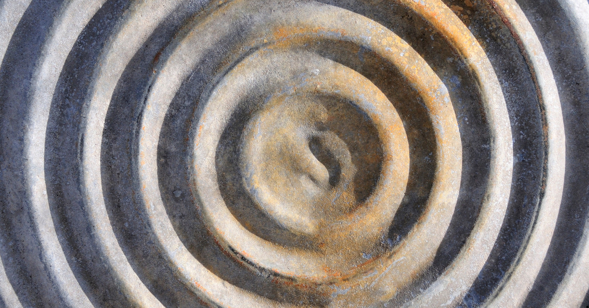 concentric gray and bronze circles